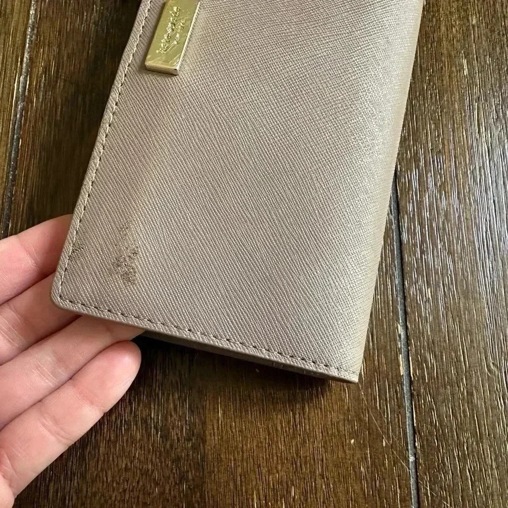 Kate Spade Newbury wallet